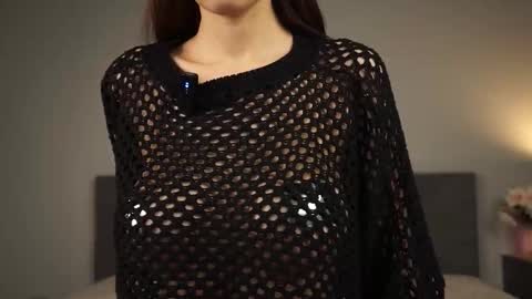 Luna and Dior online show from 10/23/25, 01:21