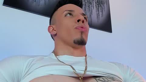 Snapshot of inkangelo chatting on 09/28/25, 04:07 ANGELO online show from 09/28/25, 04:07