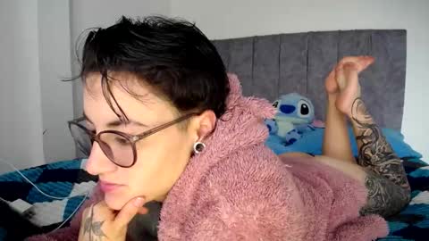 lyan onlyfans n linda online show from 02/05/26, 08:35