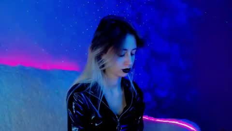 Snapshot of inner_light___ chatting on 12/20/24, 03:21 Venera online show from 12/20/24, 03:21