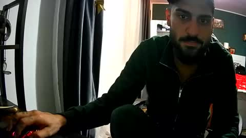 Innes online show from 10/22/25, 05:02