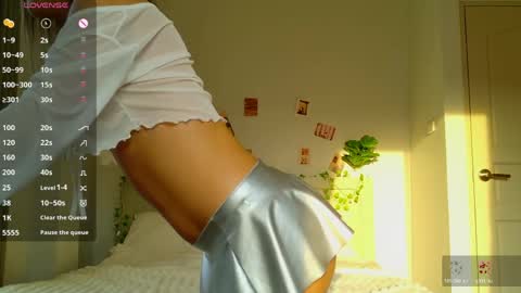 Mila Reef online show from 04/04/26, 12:09