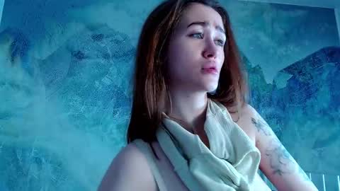 Lina online show from 10/28/25, 12:25