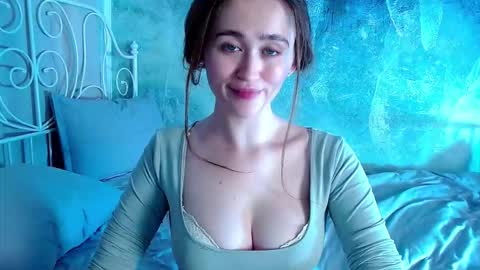 Lina online show from 11/25/25, 01:55