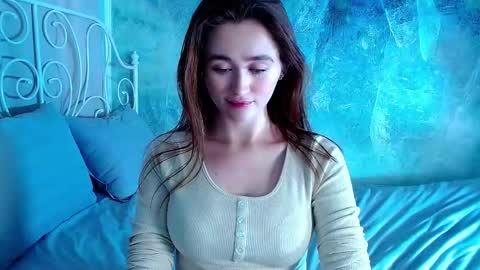 Lina online show from 12/22/25, 12:35