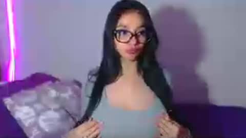 Snapshot of innocent_fox chatting on 07/01/26, 02:57 Abril online show from 07/01/26, 02:57