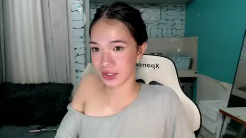 Snapshot of innocent_reign69 chatting on 07/08/26, 03:38 Reign online show from 07/08/26, 03:38