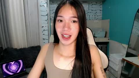 Snapshot of innocent_reign69 chatting on 07/12/26, 06:43 Reign online show from 07/12/26, 06:43