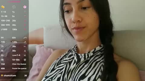 Laroa online show from 10/22/25, 09:25