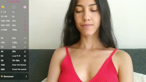 Laroa online show from 10/30/25, 05:57