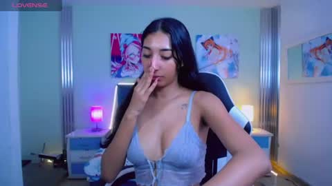 Snapshot of inocent_luna chatting on 07/19/26, 04:44 Luna moon online show from 07/19/26, 04:44