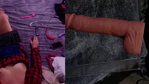 InsatiableCpl333 online show from 02/12/25, 08:40