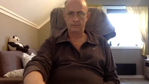 Snapshot of insignia20 chatting on 01/27/25, 12:05 insignia20 online show from 01/27/25, 12:05