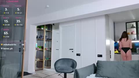 Snapshot of intelligencer chatting on 10/21/25, 08:42 Sofi online show from 10/21/25, 08:42