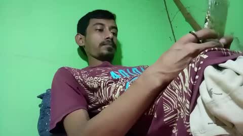 interne8famous online show from 10/02/25, 10:11