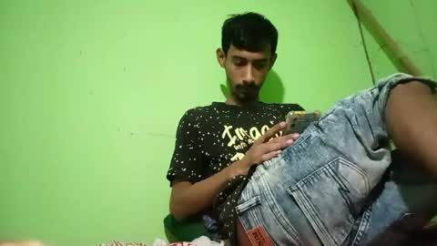 interne8famous online show from 10/05/25, 11:41