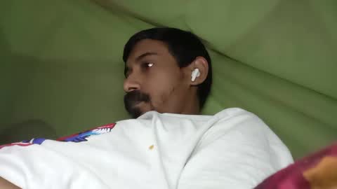 interne8famous online show from 11/03/25, 08:48