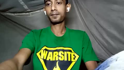 interne8famous online show from 11/09/25, 04:05