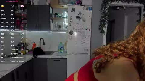Snapshot of internetsexplorer chatting on 02/04/26, 08:47 Bernadette Join online show from 02/04/26, 08:47