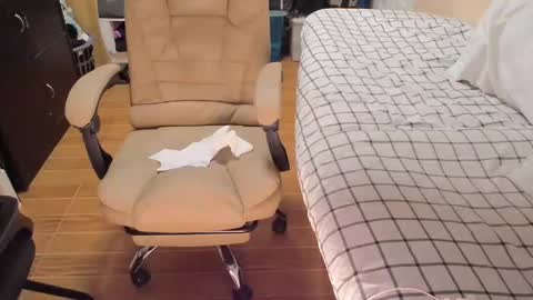 Snapshot of intimate143 chatting on 10/20/25, 05:46 Im Desiree online show from 10/20/25, 05:46