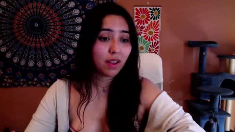 Snapshot of intimatetales chatting on 02/25/25, 03:38 Africa online show from 02/25/25, 03:38