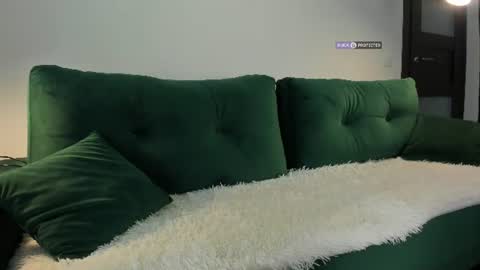 Snapshot of intrigueeme chatting on 07/05/26, 10:55 Yuli online show from 07/05/26, 10:55
