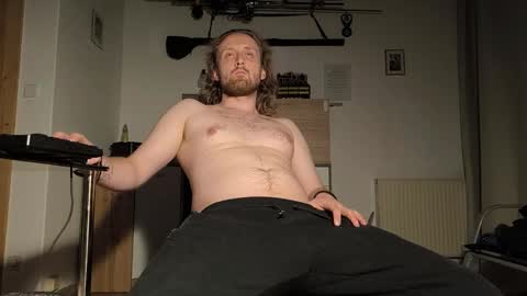 Snapshot of ipipo42o chatting on 11/12/25, 06:08 DrownMentally online show from 11/12/25, 06:08