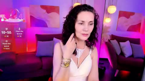 Irene online show from 10/31/25, 06:03