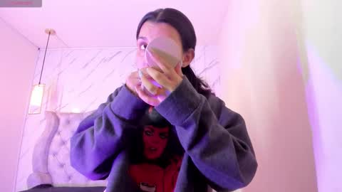 iris_77 online show from 09/29/25, 06:35