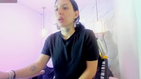 iris_77 online show from 10/05/25, 06:28