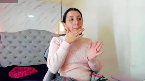 iris_77 online show from 10/14/25, 06:20