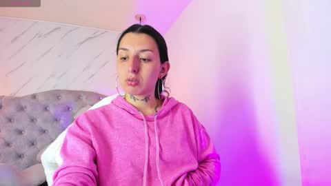 iris_77 online show from 11/03/25, 04:30