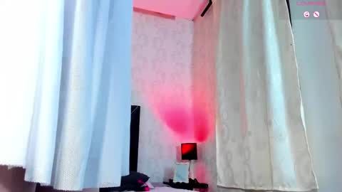 Snapshot of iris_bells chatting on 02/14/26, 06:04 Queen Iris online show from 02/14/26, 06:04