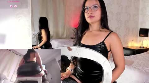 Snapshot of iris_bells chatting on 02/18/26, 04:25 Queen Iris online show from 02/18/26, 04:25