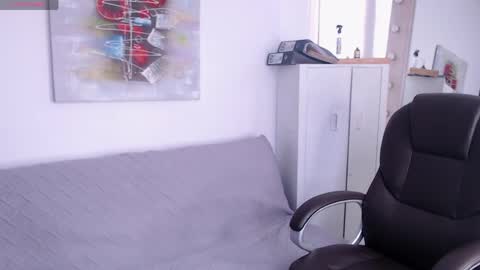 Queen Iris online show from 04/02/26, 04:48