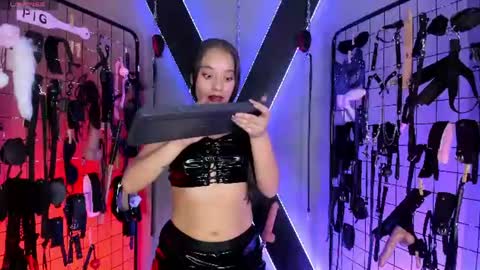 iris_cinthia_bdsm online show from 07/05/26, 04:19