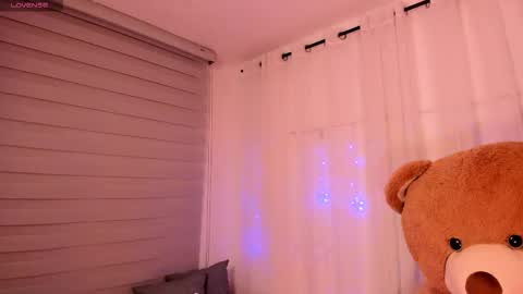 iris_hottt0 online show from 04/24/26, 03:20