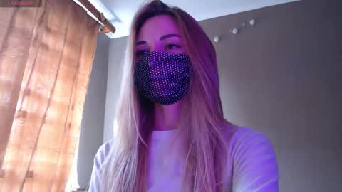 Lily online show from 09/10/25, 02:28