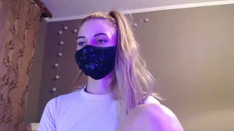 Lily online show from 09/15/25, 04:18