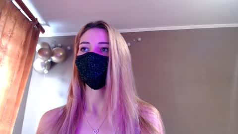 Lily online show from 11/23/25, 11:43