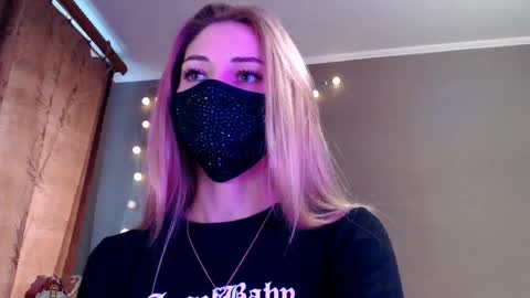 Lily online show from 12/21/25, 12:45