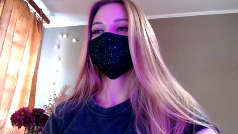 Lily online show from 05/07/26, 02:33