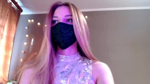 Lily online show from 05/11/26, 04:04