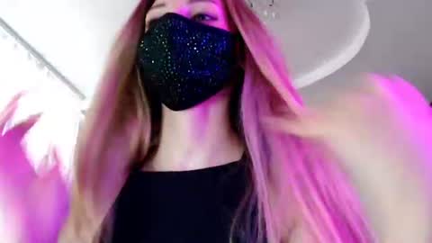 Snapshot of iris_lave chatting on 06/09/26, 03:45 Lily online show from 06/09/26, 03:45