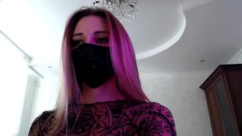 Snapshot of iris_lave chatting on 06/21/26, 03:36 Lily online show from 06/21/26, 03:36