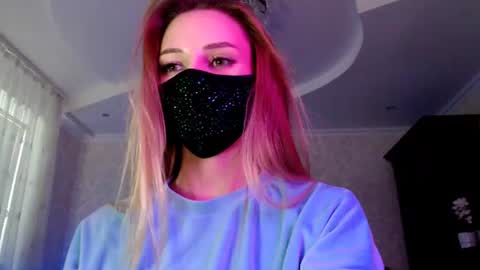 Snapshot of iris_lave chatting on 07/08/26, 05:50 Lily online show from 07/08/26, 05:50