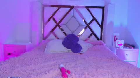  Iris  online show from 03/17/26, 02:49