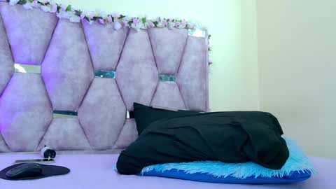 Iris online show from 03/24/26, 06:13