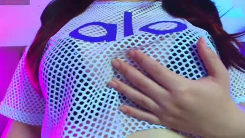 iris_roses online show from 05/06/26, 08:25