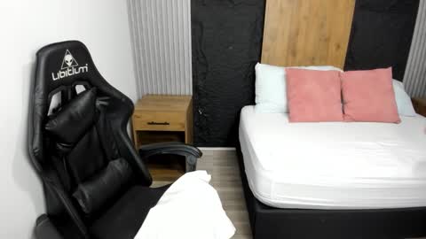 Iris online show from 02/19/26, 12:12